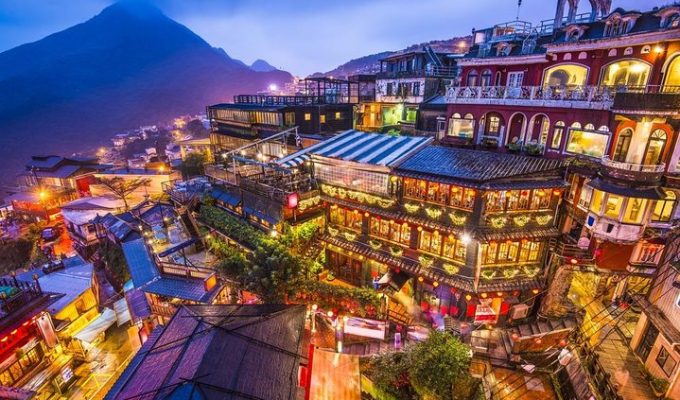 Jiufen at night